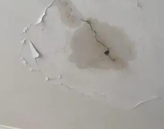 普洱阳台漏水维修公司分享下屋面防水工程质量问题原因分析
